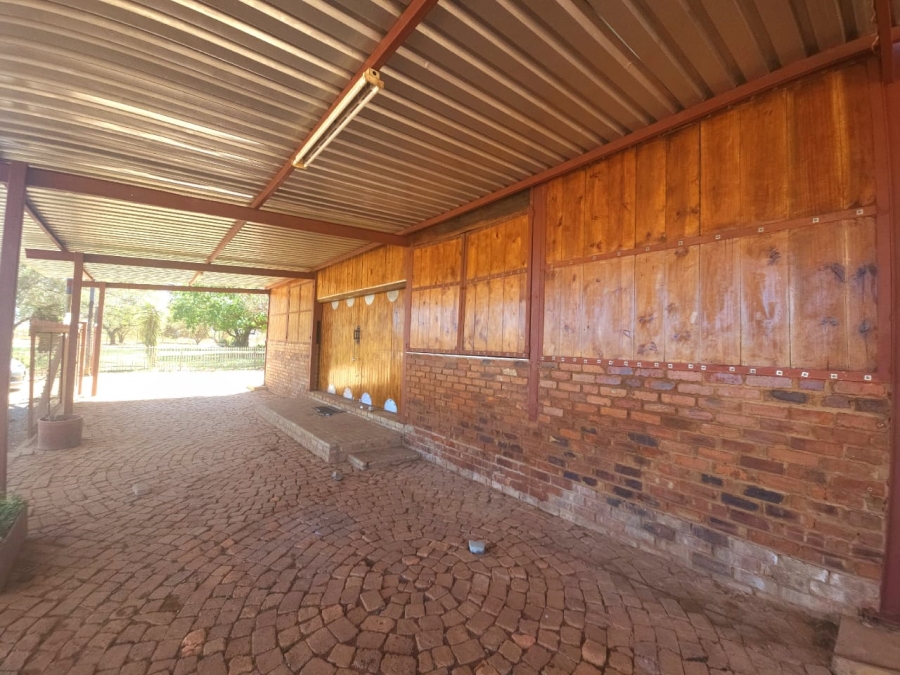 To Let 4 Bedroom Property for Rent in Hartbeespoort Rural North West